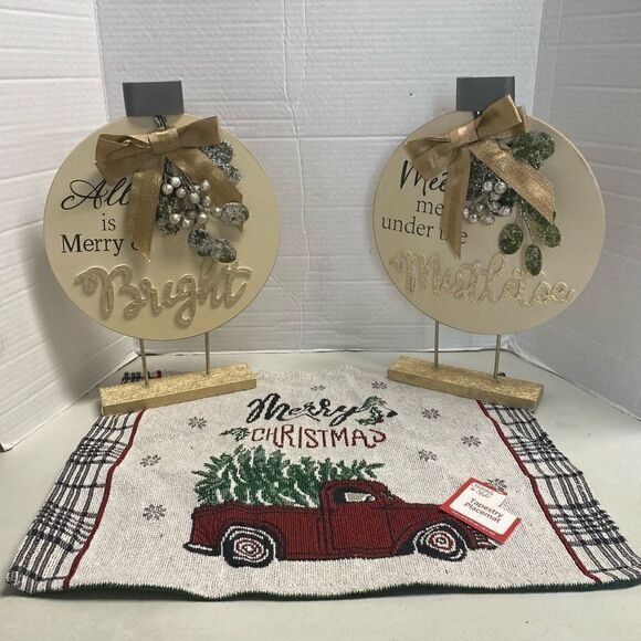 HOLIDAY‎ Decorative Gold & Silver Desk Top Signs (2) With (1) Tapestry Placemat - Picture 4 of 7